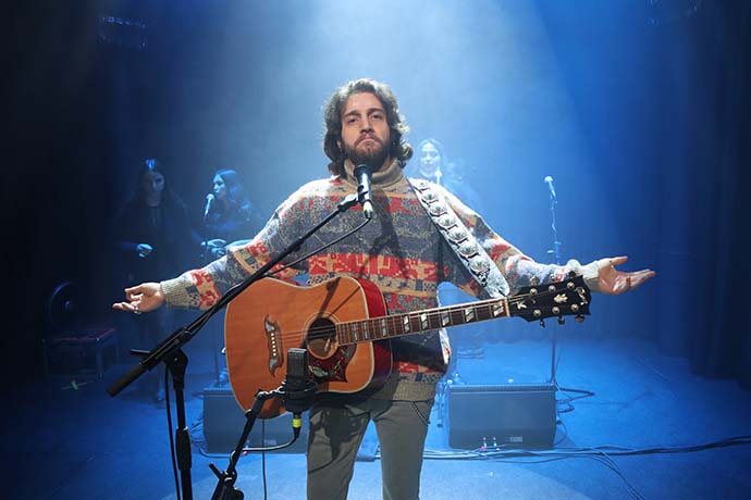 Ufuk Beydemir’den John Lennon hayranlarına yılbaşı sürprizi!