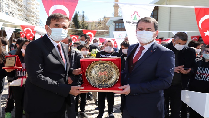 MATEMATİK ATÖLYESİNDE ÇOCUKLAR EĞLENEREK ÖĞRENİYOR