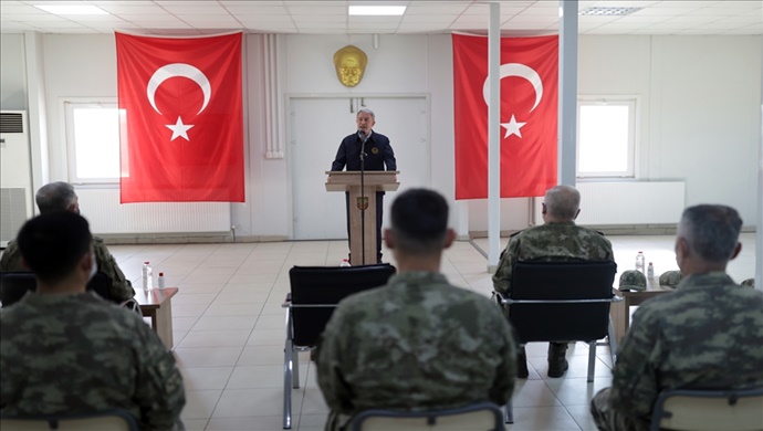 Bakan Akar: “Yunanistan Bir Silahlanma Yarışı Tutturmuş Gidiyor, Üç Beş Uçakla Güç Dengelerinin Değişmesi Mümkün Değil.”