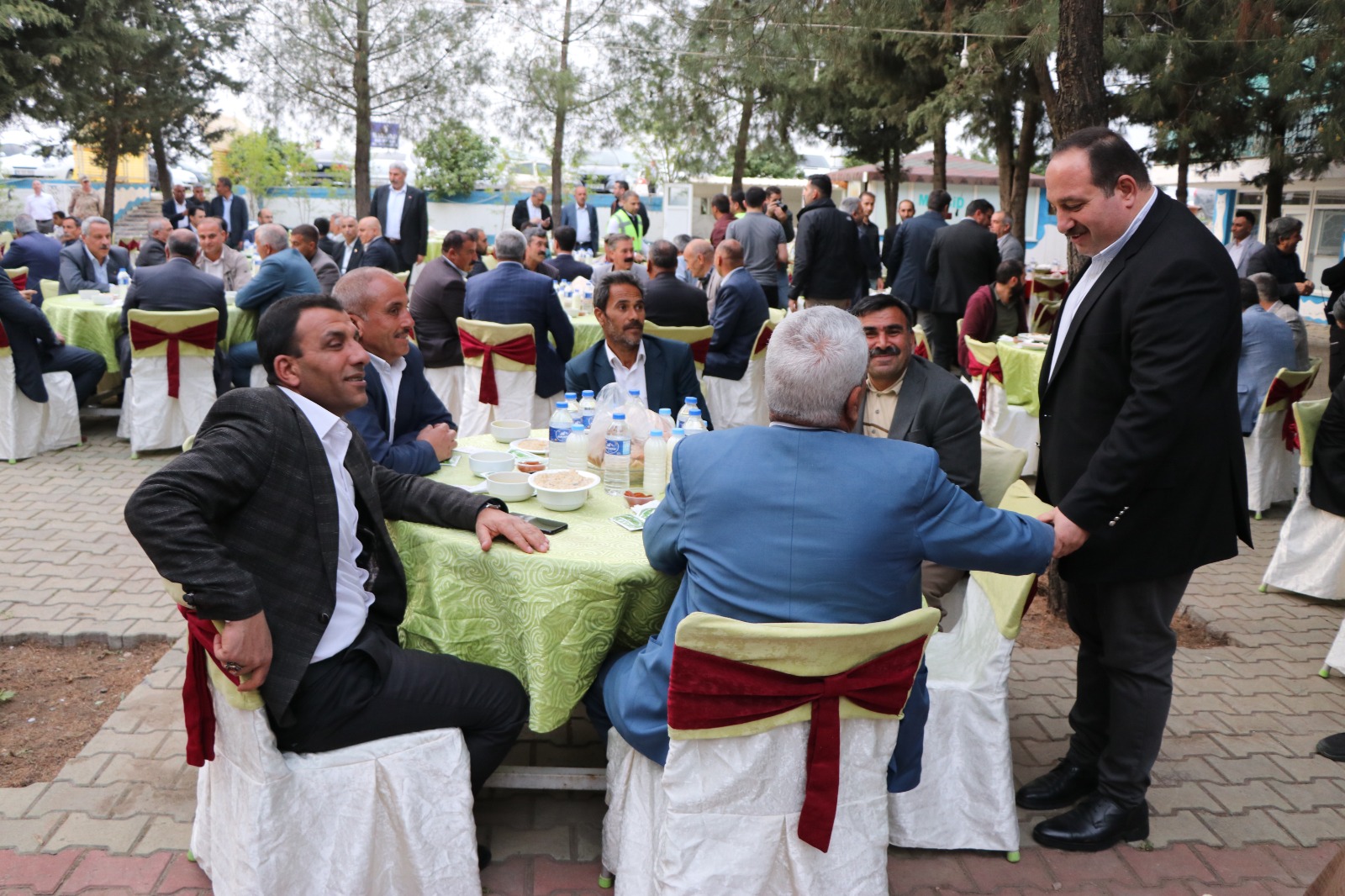 BAŞKAN EKİNCİ’DEN VİRANŞEHİR MUHTAR VE ODA BAŞKANLARINA İFTAR PROGRAMI