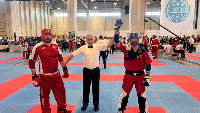 İstanbul ilinde 7. Kez düzenlenen 7. Uluslar arası kickboks Dünya kupasında şampiyonasında TURAN TEŞKİLATIN ` dan çıkarma.