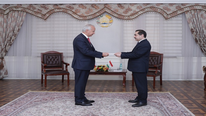 Presentation of copies of the Credentials of the Ambassador of Republic of Chile