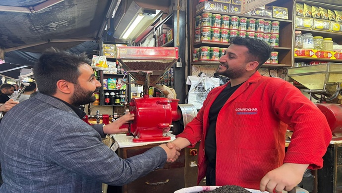 GENÇ ADAY KARAÇİZMELİ, “SADECE SEÇİMDE DEĞİL HER ZAMAN SAHADAYIZ”