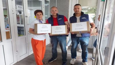 Birleşik Rusya, Moskova ve Moskova bölgesinde hastanelerde tedavi gören çocuklara hediyeler bağışladı