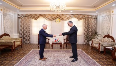 Presentation of copies of the Credentials of the Czech Ambassador