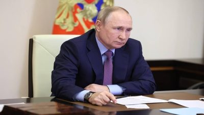 Vladimir Putin, çalışan emekliler için emekli aylıklarının endekslenmesine ilişkin Birleşik Rusya yasasını imzaladı