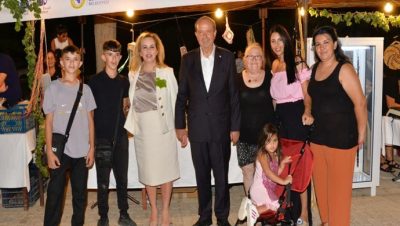 Cumhurbaşkanı Ersin Tatar ve eşi Sibel Tatar, Mehmetçik Üzüm Festivali’ne katıldı