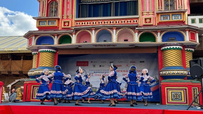 Birleşik Rusya, SVO savaşçıları onuruna İzmailovo Kremlin’de bir yardım konseri düzenledi