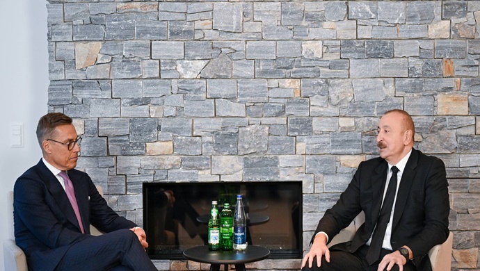 İlham Aliyev, Davos’ta Finlandiya Cumhurbaşkanı ile görüştü